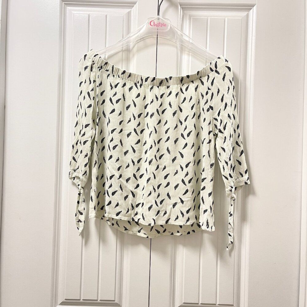 Propaganda Off-the-Shoulder Blouse Ivory Black Leaf Pattern - S